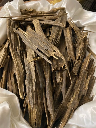 عود هندي ناقلاند دبل سوبر وأقل