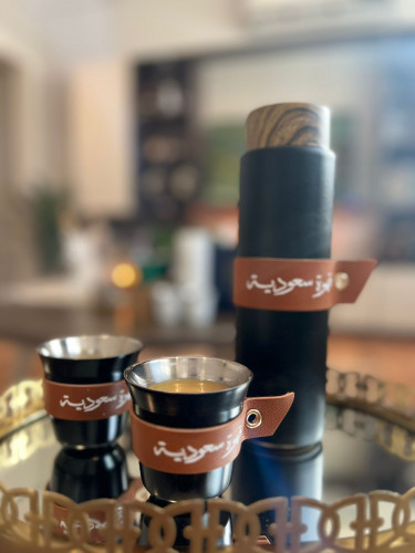 حافظة قهوة سعودية مع الجلد