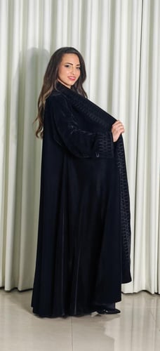 عباية دبل كلوش تطريز فخم أمام وكم