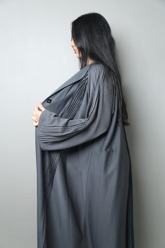 عباية كلوش كسرات ناعمة بزرار فاخرة