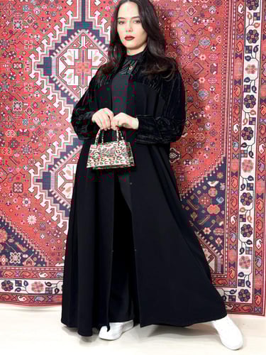 عبايه مخمل مكسر مع قماش سراميك اسود * اسود + طرحه