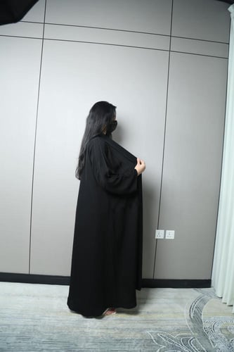 عبايات ناعمة سوداء تطريز فاخر راقي