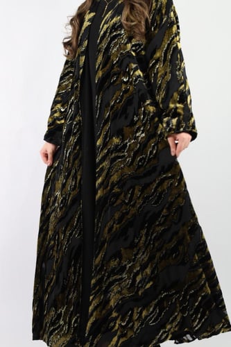 عباية مبطنه مخمل