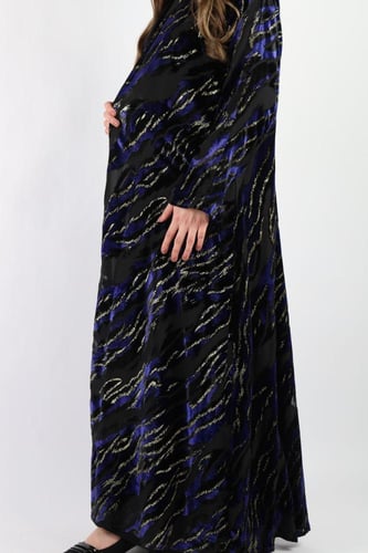 عباية مبطنه مخمل