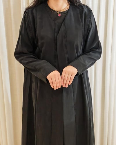 عباية حرير ياباني بدقة بيكو من درة ميسان!