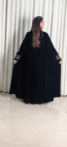 عباية دبل كلوش مطرزة راقية