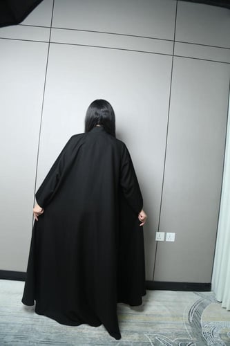 عباية كتان دبل كلوش تحديد ناعم أنيق