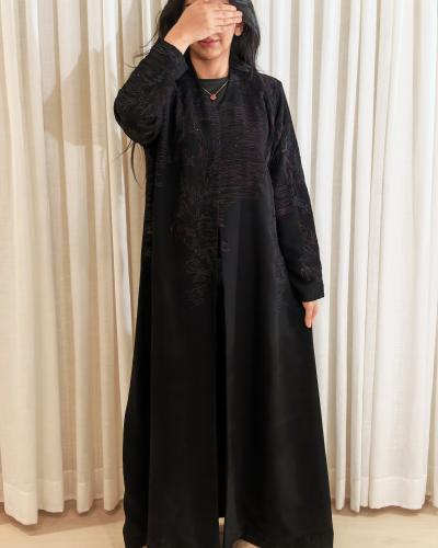 عباية بليزر بتطريز فاخر من درة ميسان!