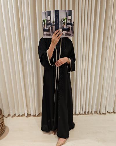 عباية النخبة بكريستال أمامي وكلفة ناعمة بقماش انتر...