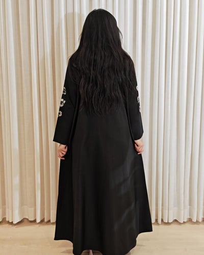 عباية تطريز ورد بدوام ناعم