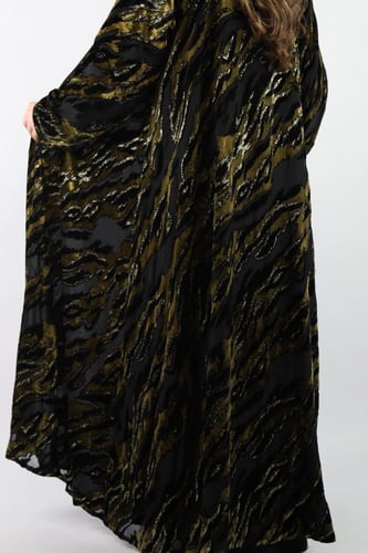 عباية مبطنه مخمل