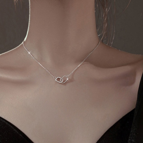 قلادة نسائية من فضة عيار 925 تصميم انيق