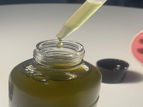 زيت إنبات الشعر