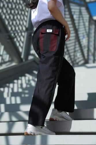 بنطلون واسع باللون الاسود