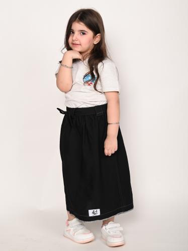 إزرهـ بنقشة اللون الأسود للأطفال