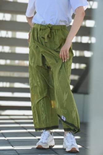 إزرهـ بنقشه لون اخضر فاتح