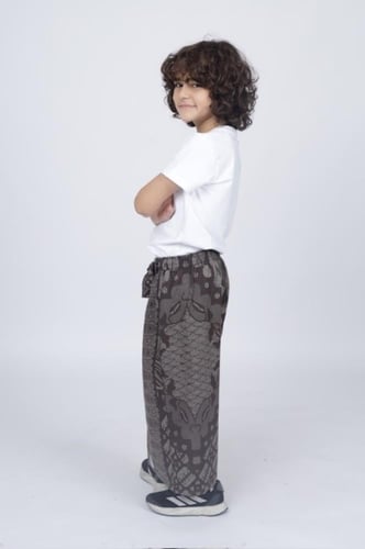 ازرهـ بنقشه باللون البني