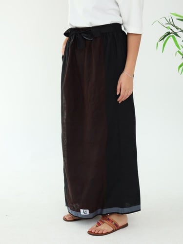 ازره بنقشة اللون الاسود للجنسين