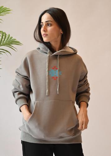 هودي بشعار إزرهـ باللون الرمادي للجنسين