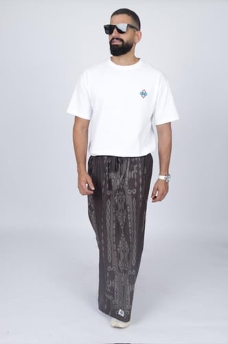 إزرهـ بنقشه لون بني