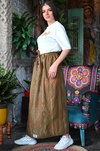 ازرهـ بنقشة اللون بني للجنسين