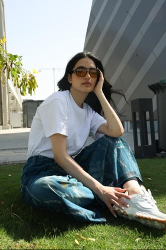 إزرهـ بنقشه لون الأزرق