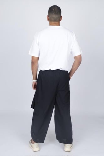 إزرهـ باللون أسود