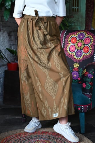 ازرهـ بنقشة اللون بني للجنسين