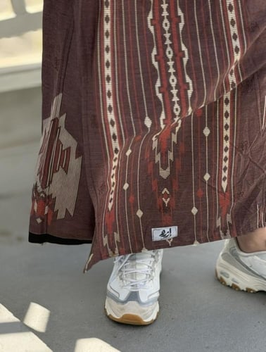 إزرهـ بنقشه لون عودي