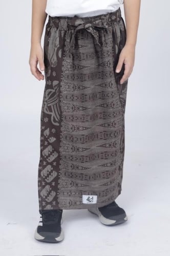 ازرهـ بنقشه باللون البني