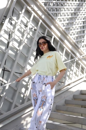 شروال واسع بنقشة باللون الابيض