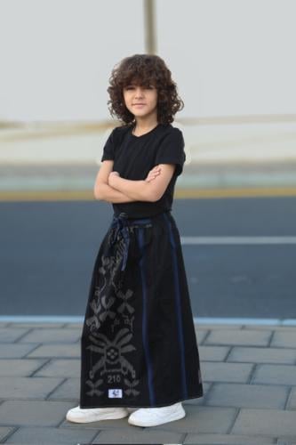 إزرهـ لون أسود