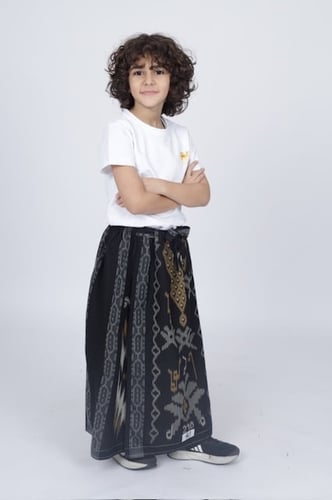 ازره بنقشه باللون الاسود للاطفال