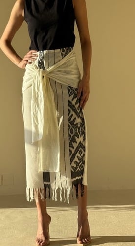 طقم تنورة وبلوزة لينن وسدو