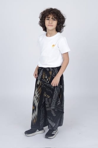 ازره بنقشه باللون الاسود للاطفال