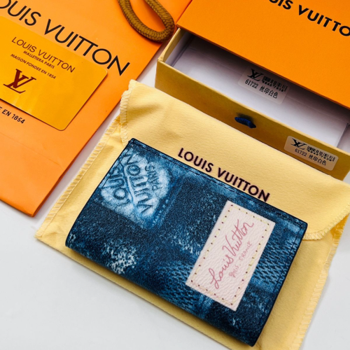 محفظة لويس فيتون