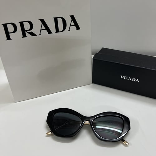 نظارة برادا