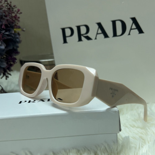 نظارة برادا