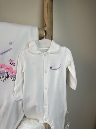 طقم مواليد بنات