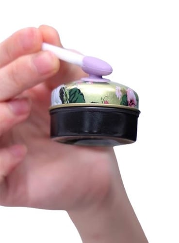 فرشاة الشفاه مع غطا لاصق