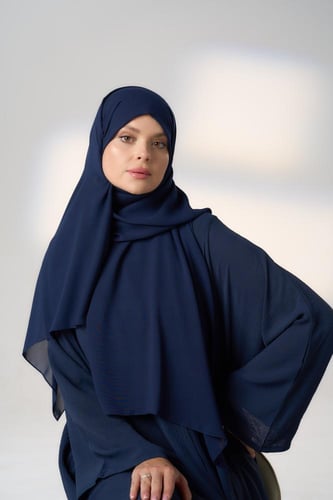 نقاب مع طرحة كحلي