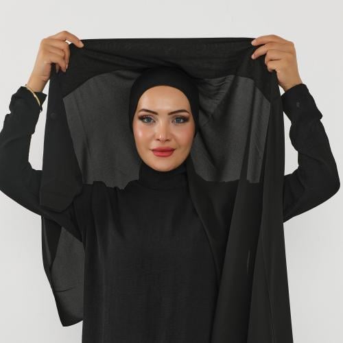 حجاب شيفون بمغناطيس وقبعة جانبية على الجهة اليمنى