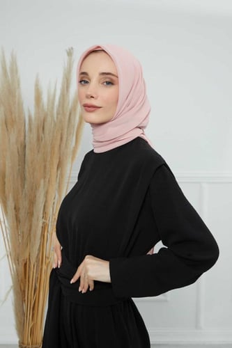 شيفون مثلث مع قبعة مشبوكة