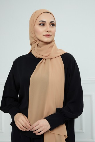 طرحة شيفون مع قبعة مشبوكة