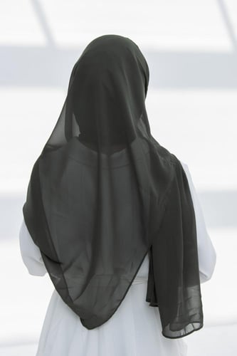 طرحة شيفون مع قبعة