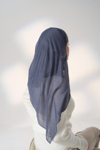 طرحة جاهزة مع مطاط - قصير جهة اليسار