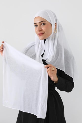 حجاب مع مطاط و فتحة عند الاذن ابيض