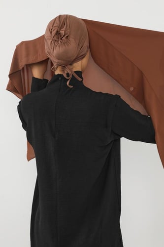 حجاب شيفون بمغناطيس وقبعة جانبي-بني