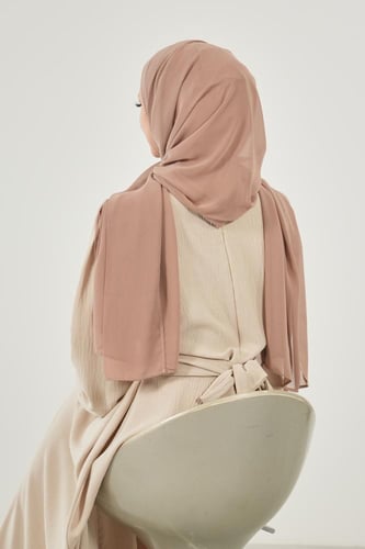 طرحة شيفون مع قبعة كاملة مشبوكة