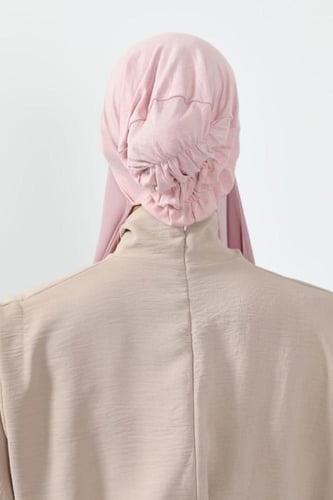 طرحة شيفون مع قبعة مشبوكة